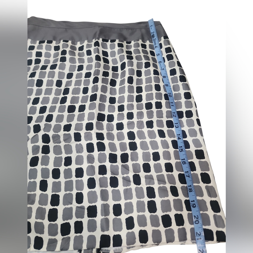 Anthropologie Yoana Baraschi 100% Silk Black and Gray Skirt. 4 - Picture 4 of 10